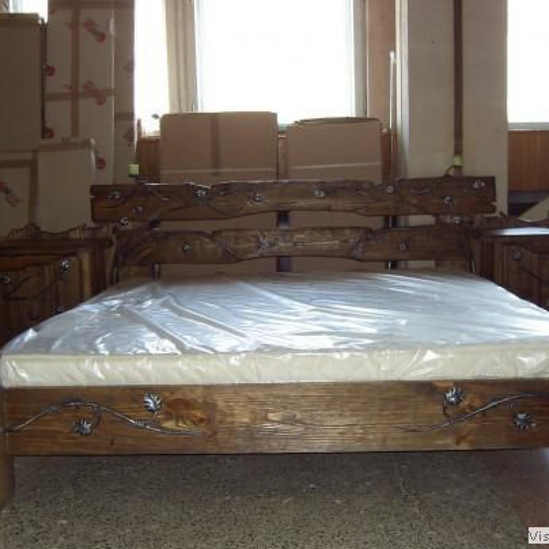 Кровати под старину из дерева